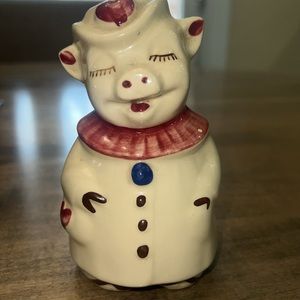 Vintage Shawnee Pottery Smiley Pig salt shaker